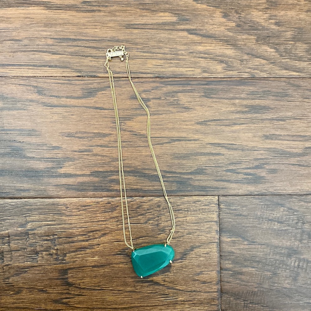 Kendra Scott necklace
